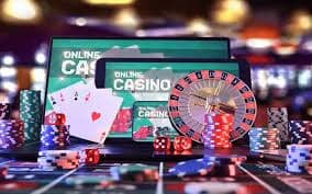 Antarmuka aplikasi rjslot88 yang menampilkan slot games dan menu kasino langsung
